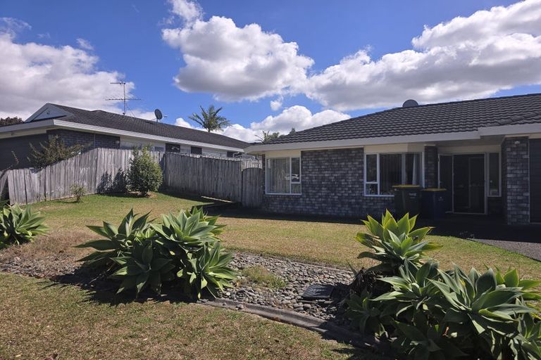 Photo of property in 15 Picasso Drive, West Harbour, Auckland, 0618