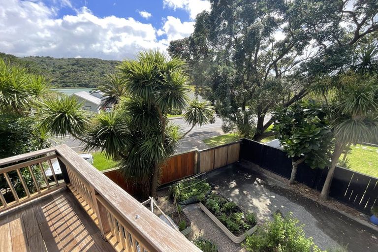 Photo of property in 15 Waiwera Road, Waiwera, Orewa, 0994