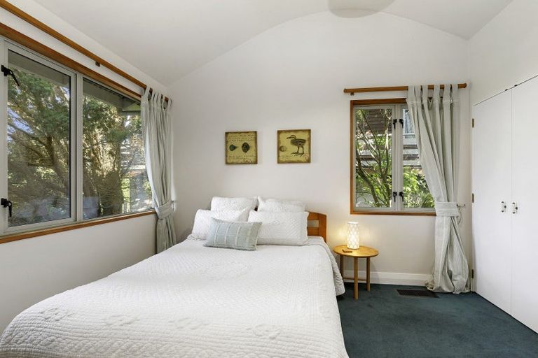 Photo of property in 12-12a Maungaraki Road, Korokoro, Lower Hutt, 5012