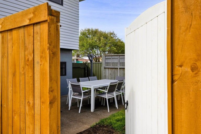 Photo of property in 35 Collins Street, Hawera, 4610