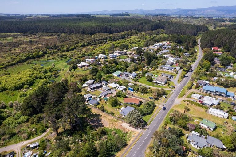 Photo of property in 870 Hokio Beach Road, Hokio Beach, Levin, 5571