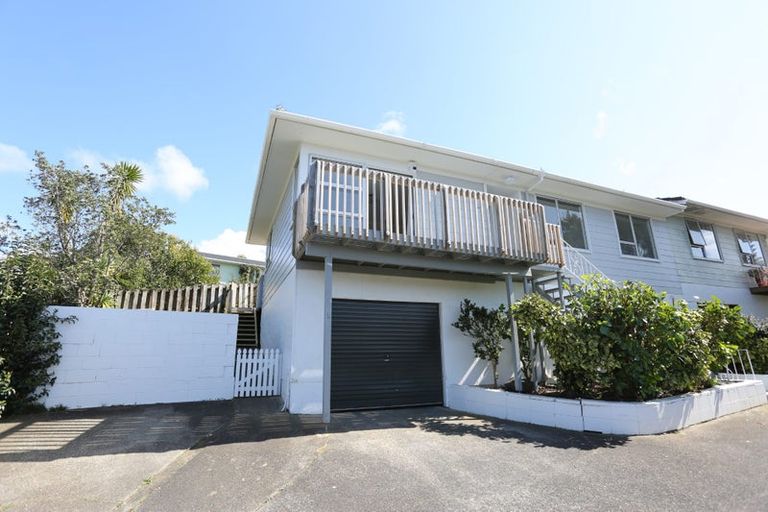 Photo of property in 1/18 Cranston Street, Torbay, Auckland, 0632