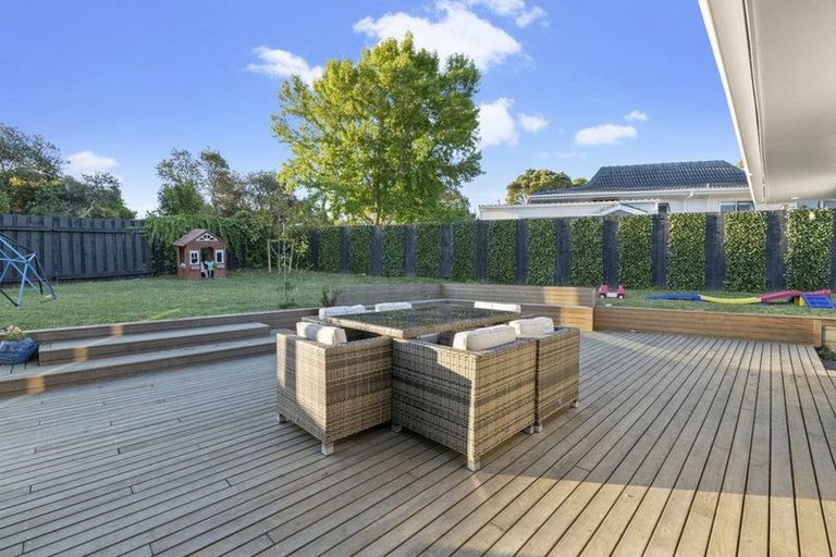 Photo of property in 1 Celina Place, Browns Bay, Auckland, 0630