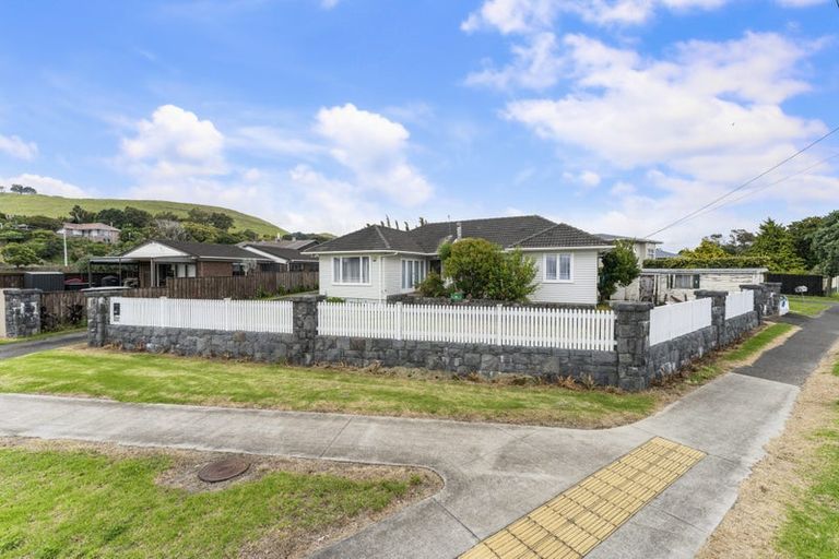 Photo of property in 107 Taylor Road, Mangere Bridge, Auckland, 2022
