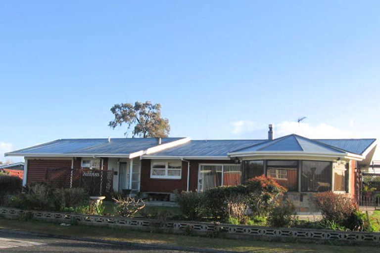 Photo of property in 2 Guy Place, Melville, Hamilton, 3206