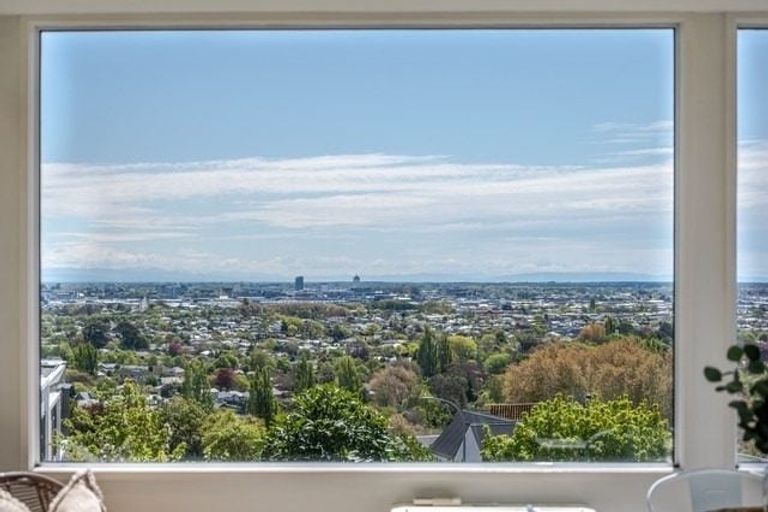 Photo of property in 1 Overdale Drive, Cashmere, Christchurch, 8022