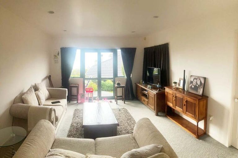 Photo of property in 4 Savoy Road, Orewa, 0931