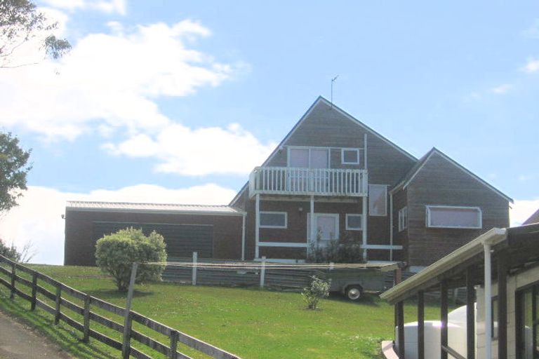 Photo of property in 24 Cuvier Crescent, Kuaotunu West, Whitianga, 3592