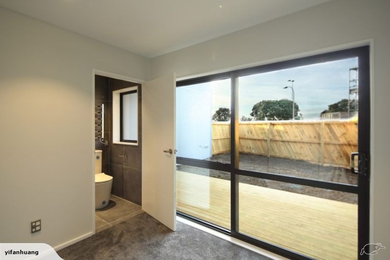 Photo of property in 27 Meritage Lane, Te Atatu South, Auckland, 0610