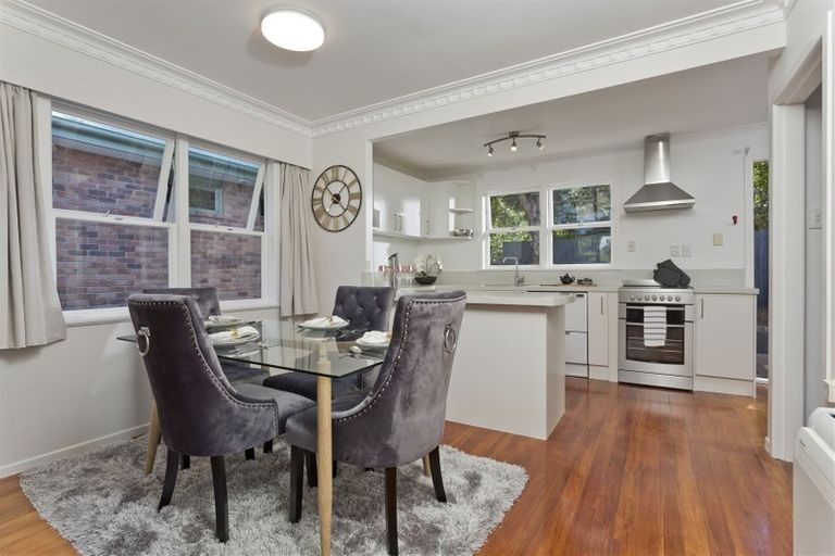 Photo of property in 37 Orion Place, Hillcrest, Auckland, 0627