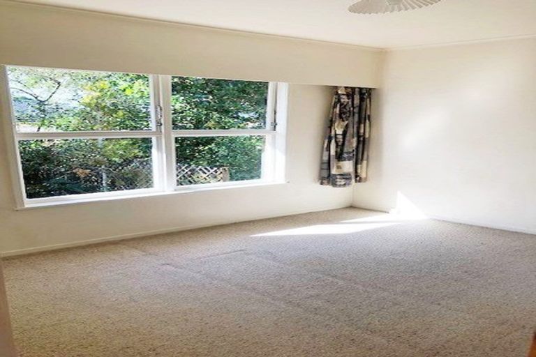 Photo of property in 1/99 Archers Road, Hillcrest, Auckland, 0629
