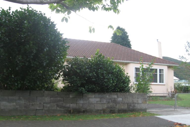 Photo of property in 41 Hine Road, Wainuiomata, Lower Hutt, 5014