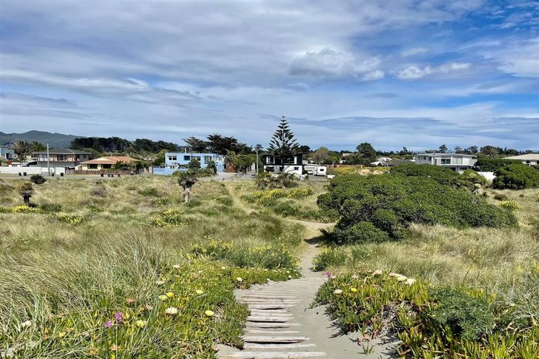 Photo of property in 483 Marine Parade, South New Brighton, Christchurch, 8062