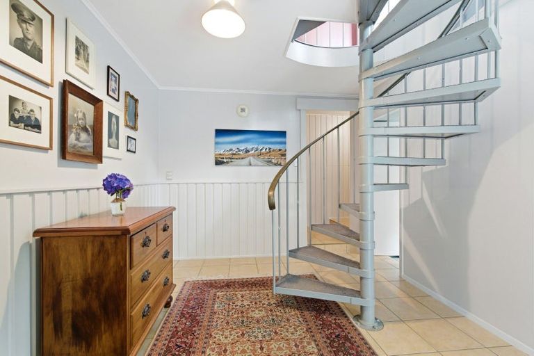 Photo of property in 34 Torwood Road, Khandallah, Wellington, 6035