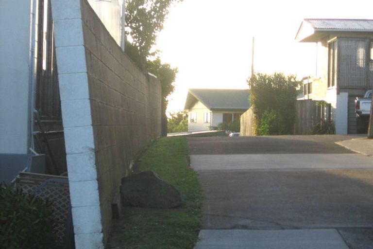 Photo of property in 239 Glenfield Road, Hillcrest, Auckland, 0627