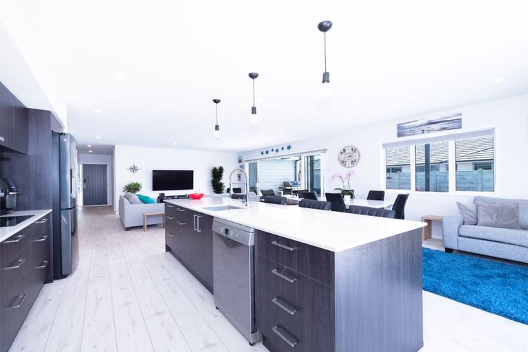 Photo of property in 2 Skippers Close, Haruru, 0204