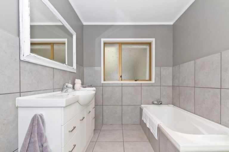 Photo of property in 648 Haruru Road, Kaukapakapa, 0873