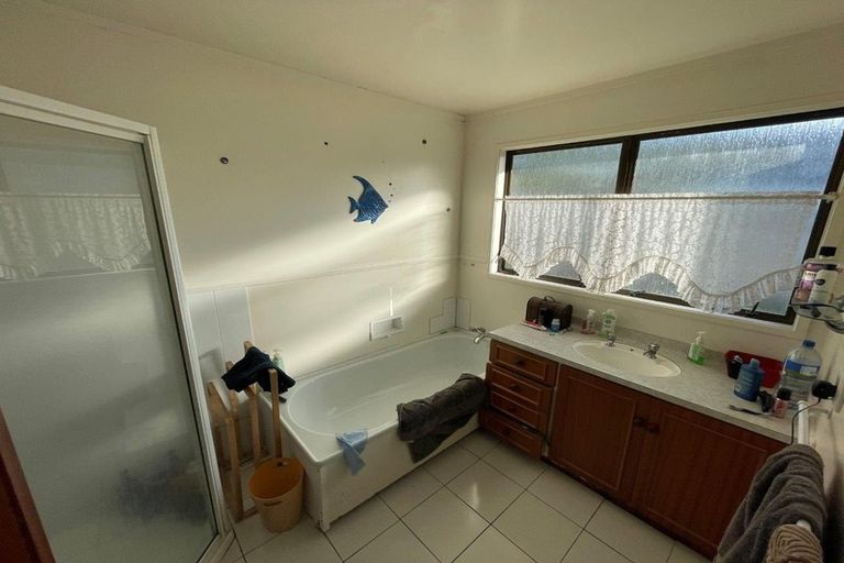 Photo of property in 45 Murvale Drive, Bucklands Beach, Auckland, 2014