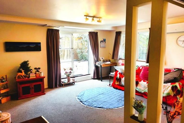 Photo of property in 4/162 Onewa Road, Northcote, Auckland, 0627