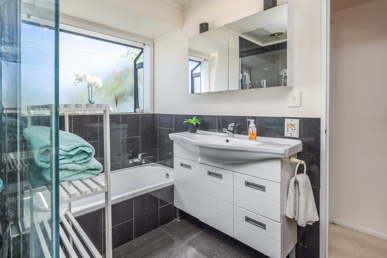 Photo of property in 9 Crail Court, Totara Heights, Auckland, 2105