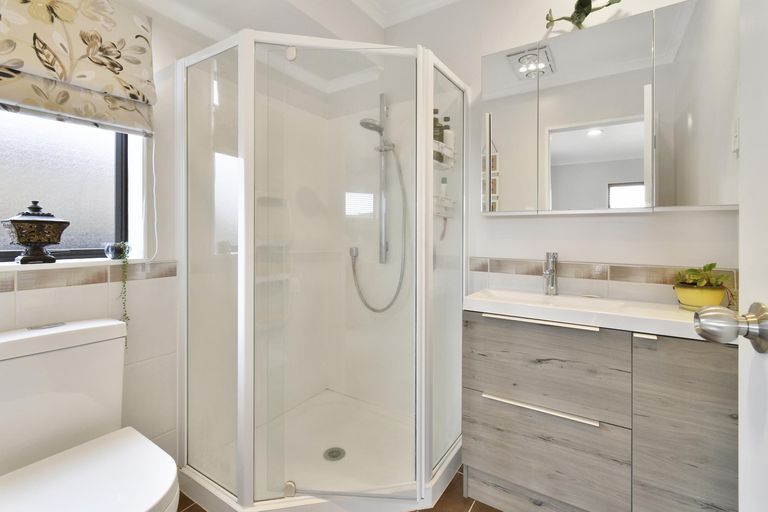 Photo of property in 41 Croftview Road, Wattle Downs, Auckland, 2103