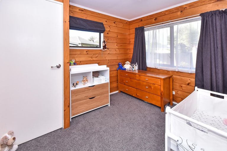 Photo of property in 16 Pinehurst Place, Wattle Downs, Auckland, 2103