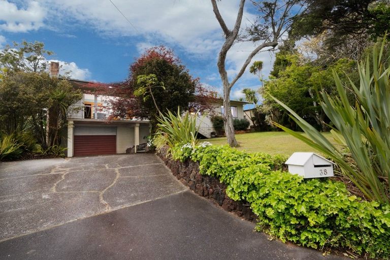 Photo of property in 38 Konini Road, Titirangi, Auckland, 0604