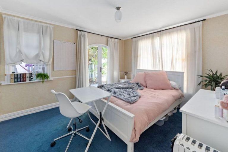 Photo of property in 50c Maunganui Road, Mount Maunganui, 3116