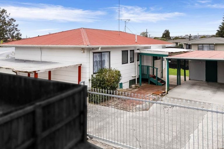 Photo of property in 2/16 Rice Crescent, Papakura, 2110