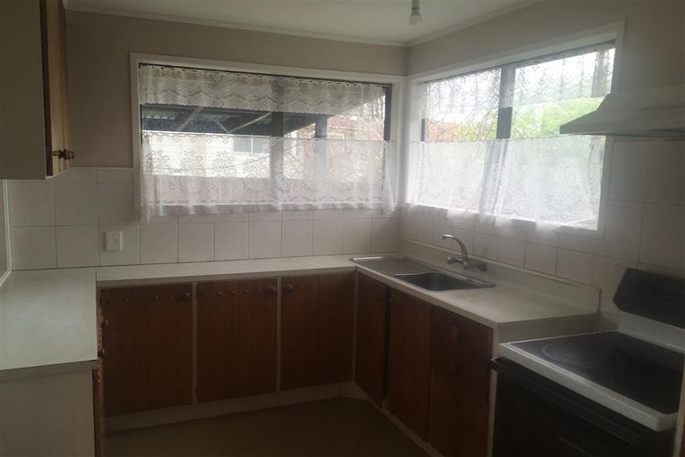 Photo of property in 13 Kern Place, Manurewa, Auckland, 2102