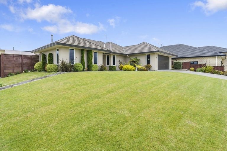 Photo of property in 19 Tennyson Avenue, Kelvin Grove, Palmerston North, 4414