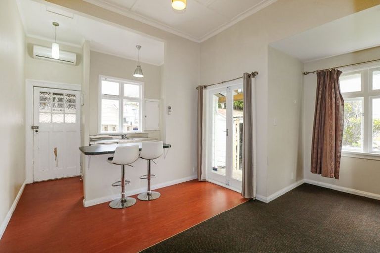 Photo of property in 8 Levy Street, Mount Victoria, Wellington, 6011