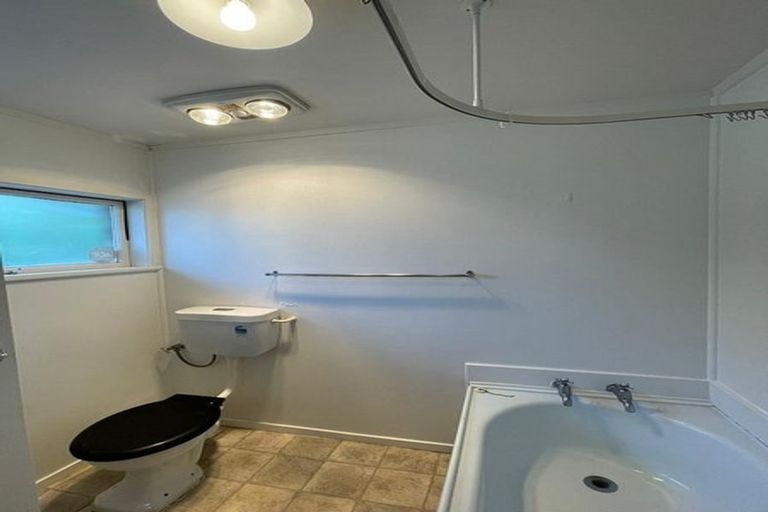 Photo of property in 42 Mcannalley Street, Manurewa East, Auckland, 2102