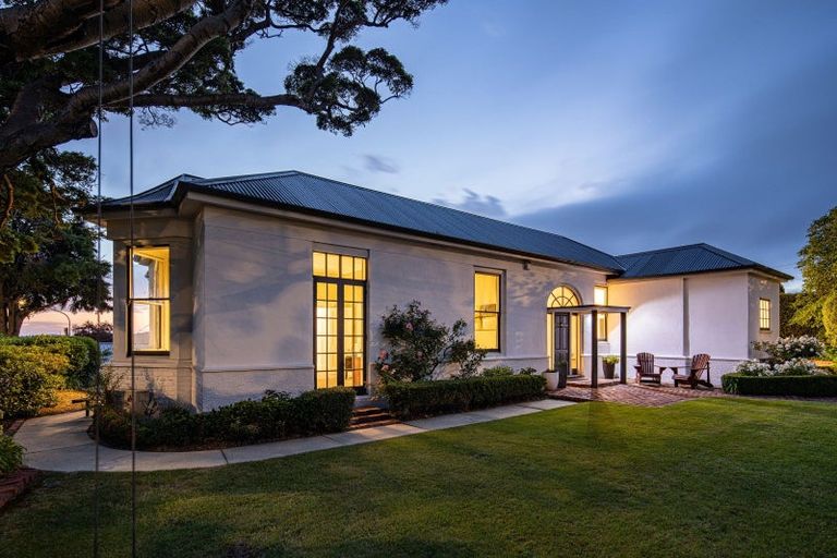 Photo of property in 72 Mailer Street, Mornington, Dunedin, 9011