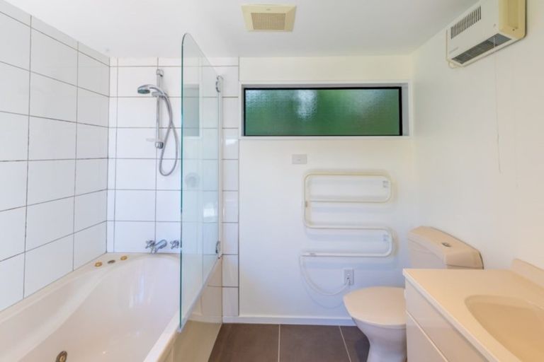 Photo of property in 25 Lookaway Place, Huntsbury, Christchurch, 8022