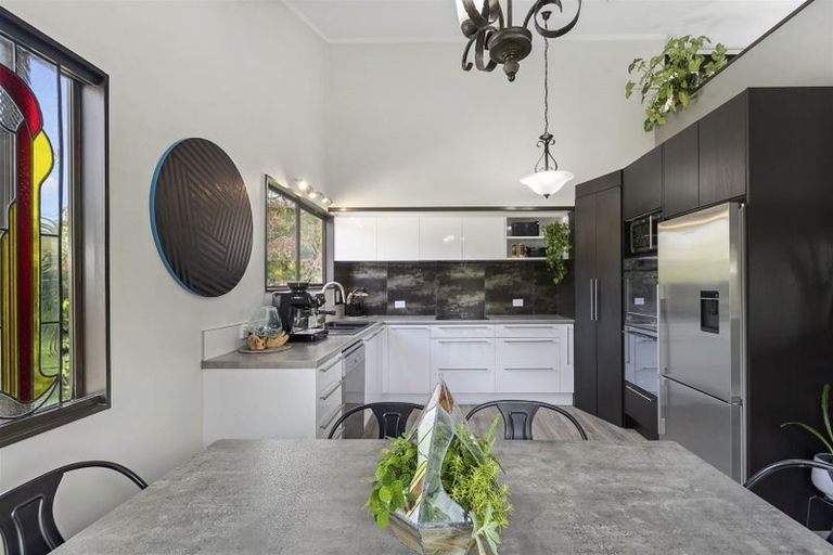 Photo of property in 77 Resolution Road, Welcome Bay, Tauranga, 3112