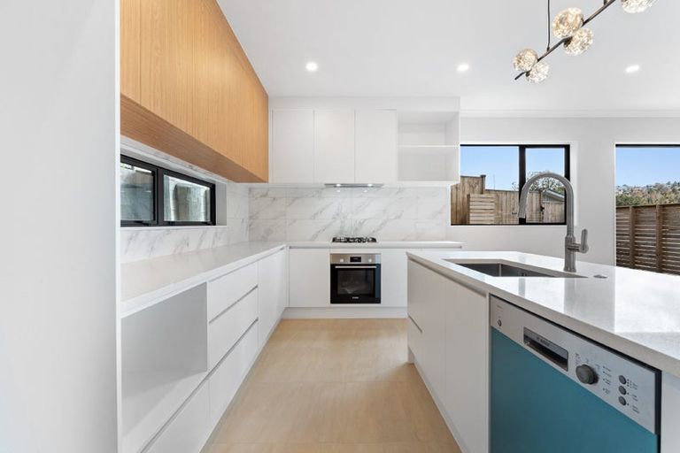 Photo of property in 70b Awaruku Road, Torbay, Auckland, 0630