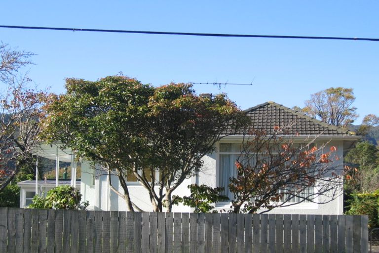 Photo of property in 179 George Street, Stokes Valley, Lower Hutt, 5019