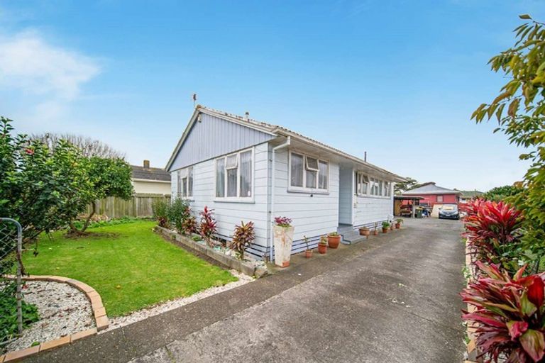 Photo of property in 53 Caravelle Close, Mangere, Auckland, 2022