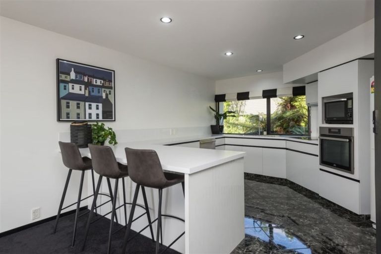 Photo of property in 2/31 Harry Ell Drive, Cashmere, Christchurch, 8022