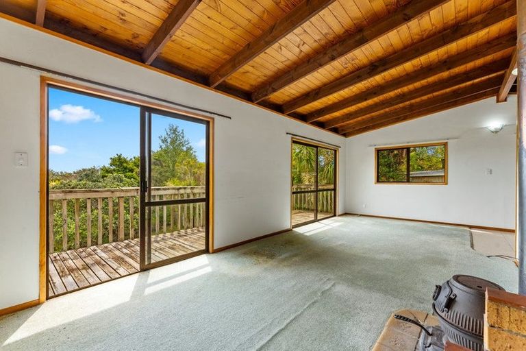 Photo of property in 10 Poplar Road, Stanmore Bay, Whangaparaoa, 0932