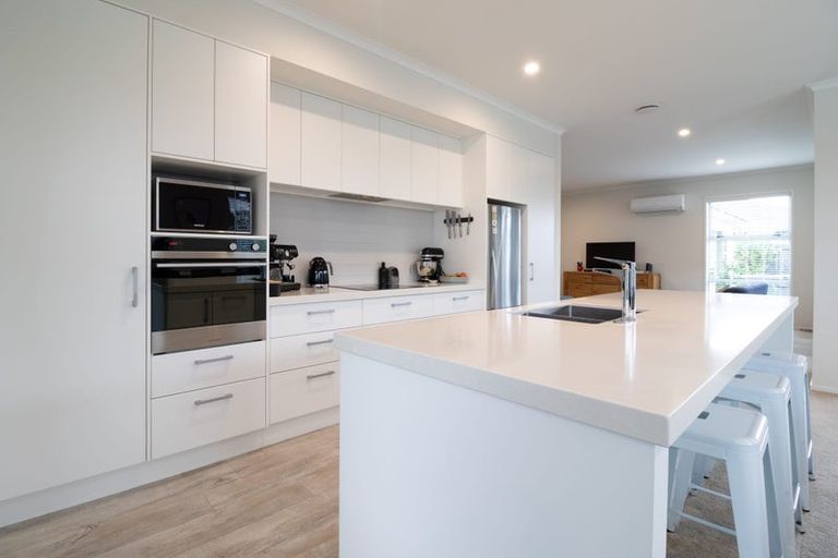 Photo of property in 64 Penetaka Heights, Pyes Pa, Tauranga, 3112