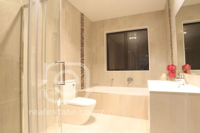 Photo of property in 6 Celestial Crescent, Orewa, 0931