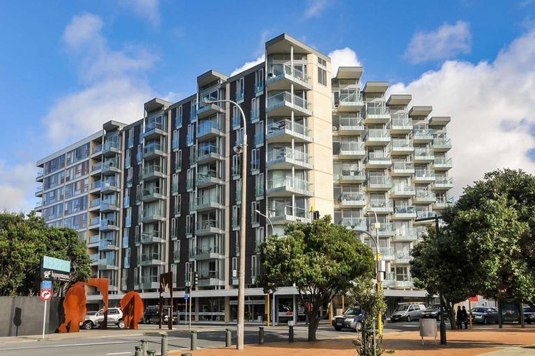 Photo of property in Piermont Apartments, 5c/82 Cable Street, Te Aro, Wellington, 6011