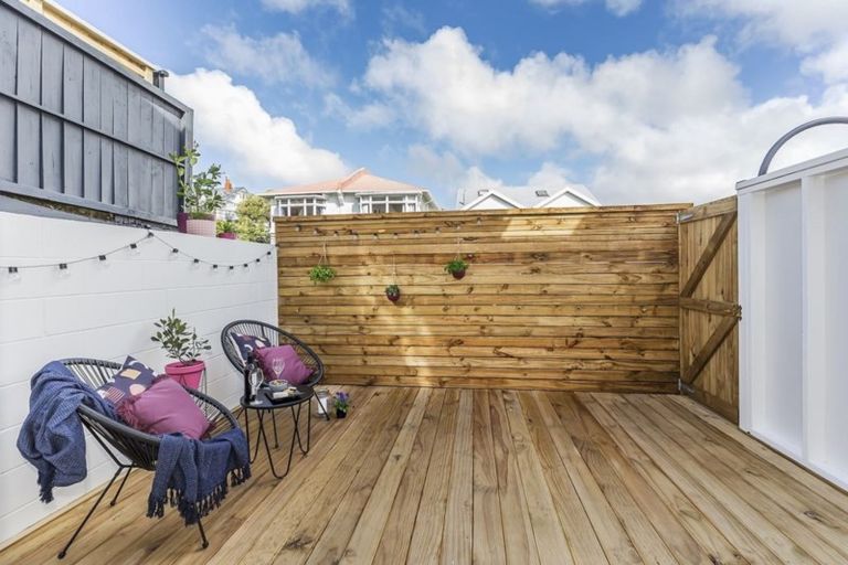 Photo of property in Pirie Street Townhouses, 8/35 Pirie Street, Mount Victoria, Wellington, 6011