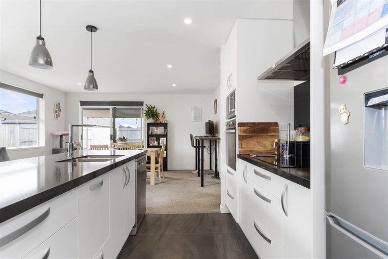 Photo of property in 15 Batty Street, Papamoa Beach, Papamoa, 3118