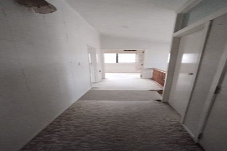 Photo of property in 48 Taikata Road, Te Atatu Peninsula, Auckland, 0610