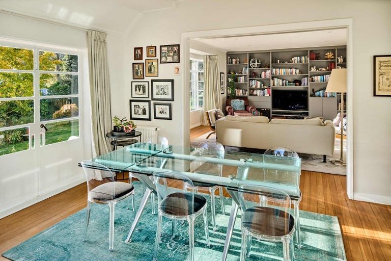 Photo of property in 10 Walter Road, Lowry Bay, Lower Hutt, 5013