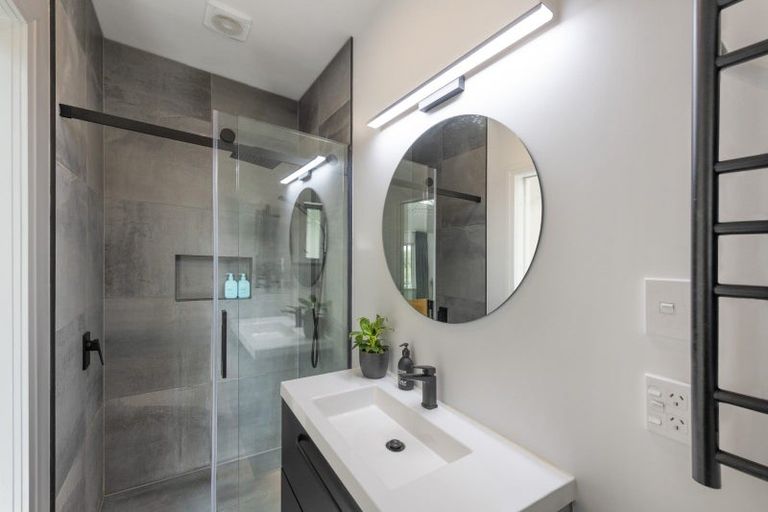 Photo of property in 10 Oriental Terrace, Mount Victoria, Wellington, 6011