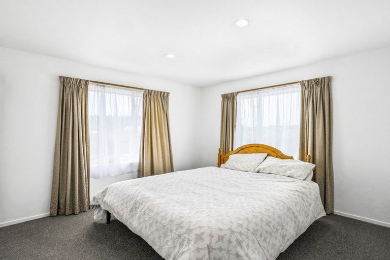 Photo of property in 19 Courtfield Close, Parklands, Christchurch, 8083